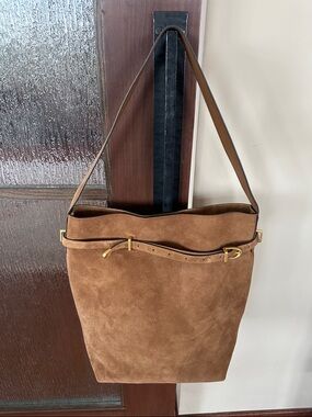 Madewell The Essential Belted Bucket Tote In Suede. NWT